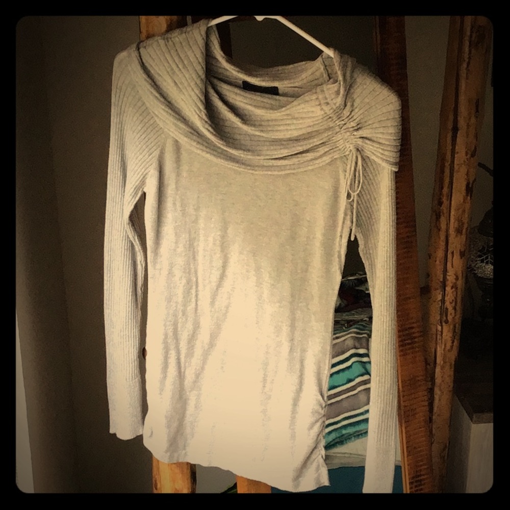 Grey / Long-Sleeves / Cowl-Neck / Sweater